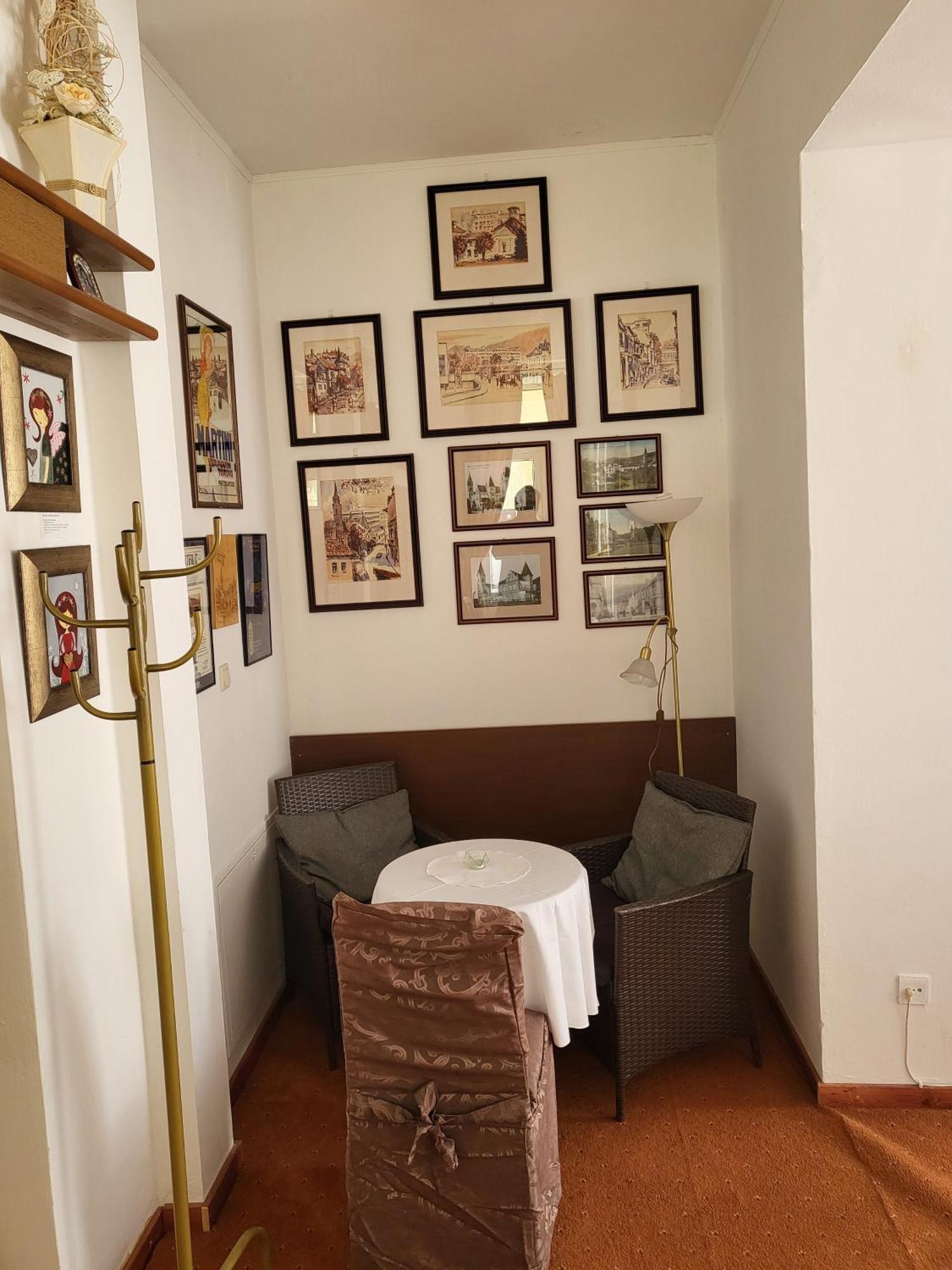 Hotel Margit เตรนชิอาสกี เตปลิตเซ ภายนอก รูปภาพ